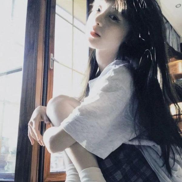三女性